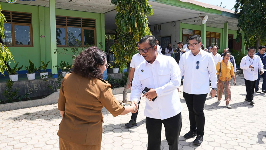 BGN Bintan Bersama BPOM dan PCO RI Tinjau Pelaksanaan MBG di Kupang