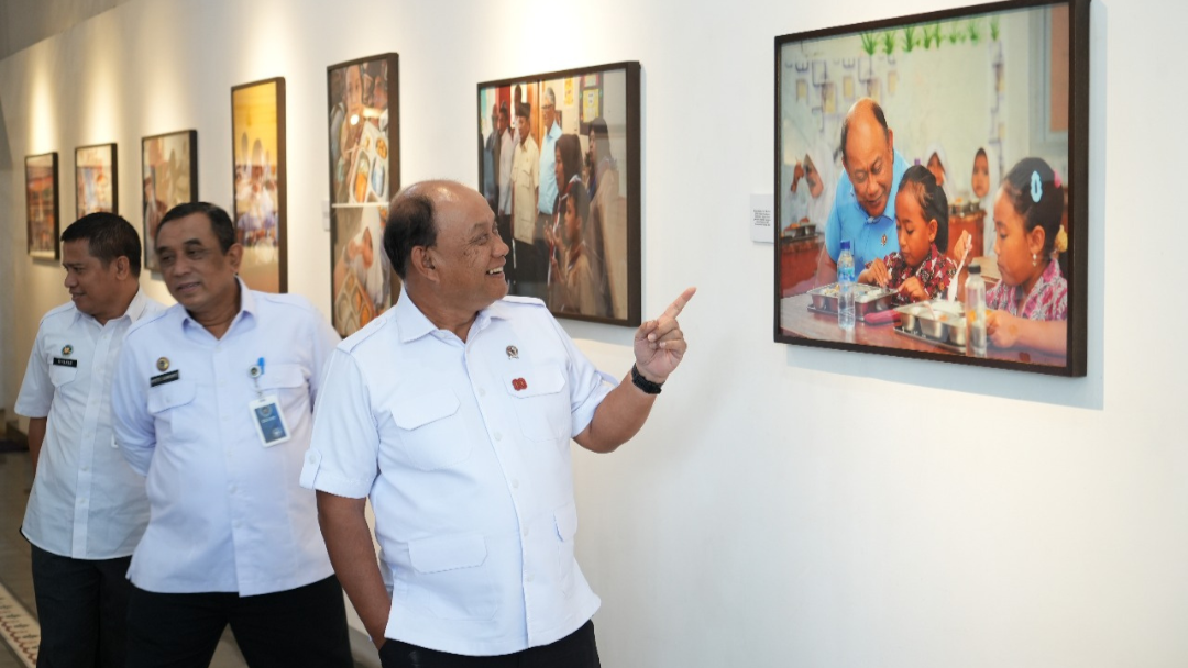 Kepala Badan Gizi Nasional Bintan Apresiasi Pameran Fotografi Satu Tahun BGN Bintan